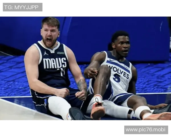 除了爱德华兹和欧文，这场比赛其他球员（如华盛顿、戈贝尔）表现如何？